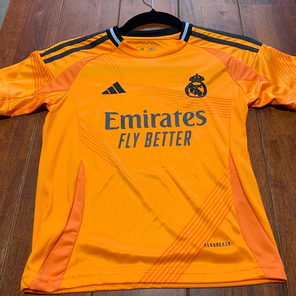 Kids Real Madrid 24/25 Jerseys - Picture 5 of 7